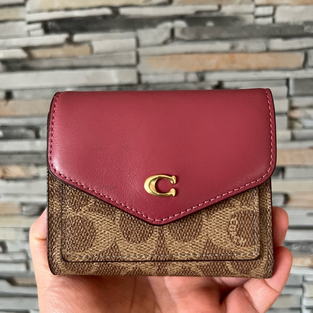 Coach small wyn wallet